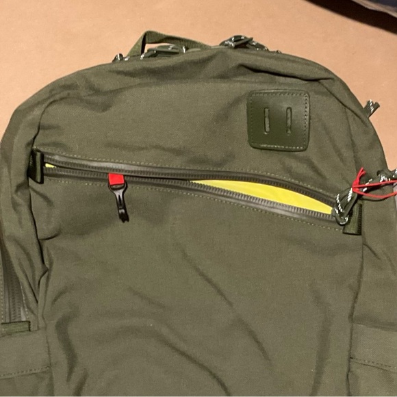 Topo Designs 20L Tech Daypack Olive - Picture 9 of 12
